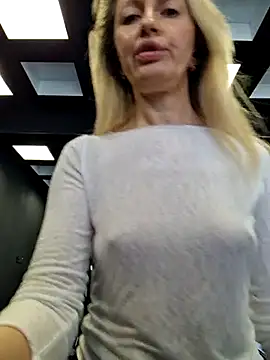 Snapshot of Miss____Mia_ chatting on March 1, 2025, 12:23 pm Miss Mia online show from March 1, 2025, 12:23 pm