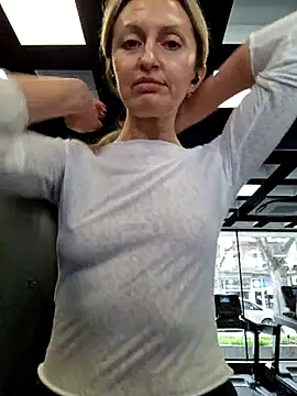 Snapshot of Miss____Mia_ chatting on March 18, 2025, 12:14 pm Miss Mia online show from March 18, 2025, 12:14 pm