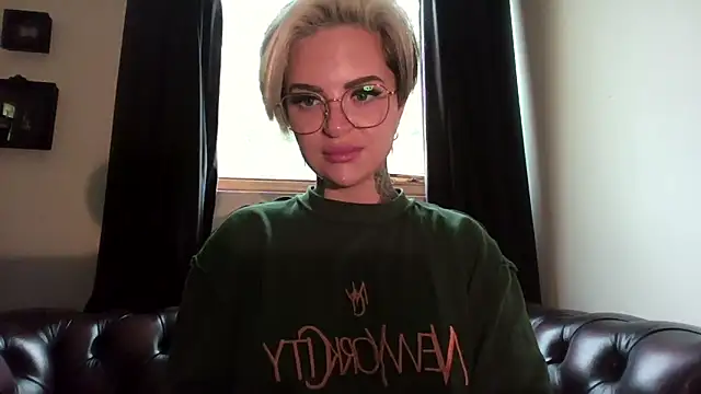 Rubyrichhxo online show from October 19, 2025, 9:10 am