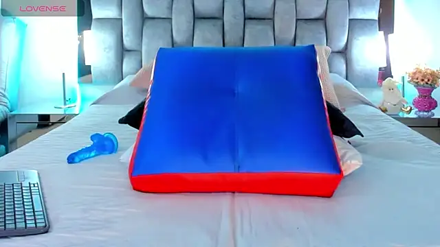 Abbye blue01 online show from December 4, 2024, 1:47 am