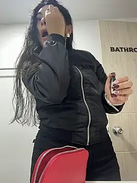 Snapshot of GiselOrtiz chatting on November 6, 2025, 10:27 am GiselOrtiz online show from November 6, 2025, 10:27 am