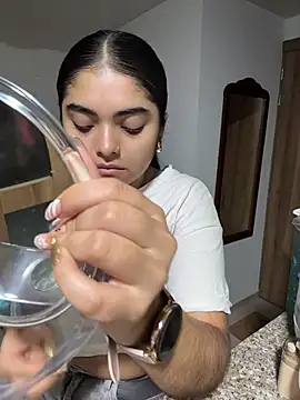 Snapshot of GiselOrtiz chatting on December 4, 2025, 10:57 am GiselOrtiz online show from December 4, 2025, 10:57 am