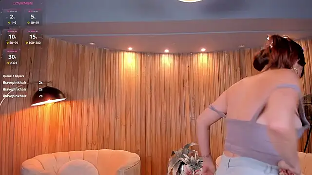 CorinneRusso online show from March 4, 2025, 9:51 am