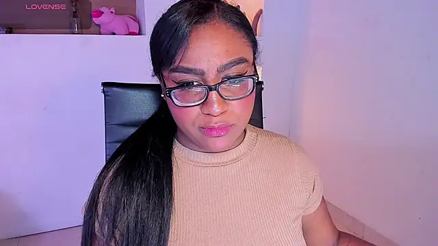 Snapshot of BlakmillerrGilson chatting on January 28, 2025, 7:53 pm BlakmillerrGilson online show from January 28, 2025, 7:53 pm