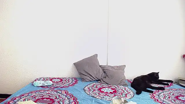 Snapshot of _joanne_and_oliver_ chatting on September 17, 2025, 5:14 pm joanne and oliver online show from September 17, 2025, 5:14 pm