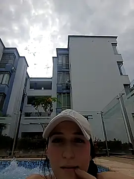  Lalaa online show from September 14, 2025, 8:30 pm