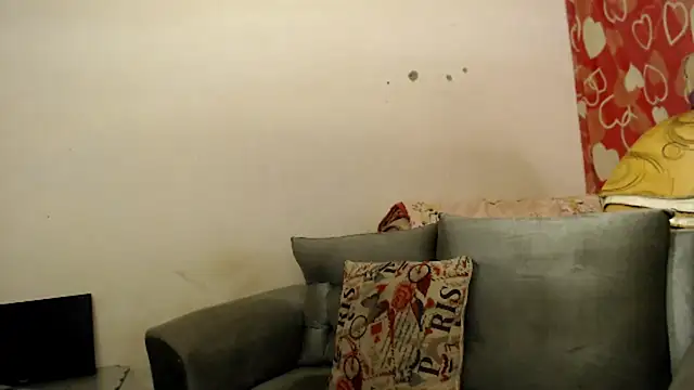 Snapshot of Amazing12inch chatting on December 17, 2024, 5:07 am Amazing12inch online show from December 17, 2024, 5:07 am