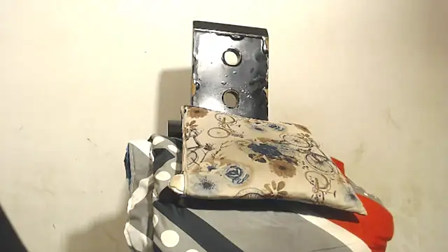 Snapshot of Amazing12inch chatting on January 18, 2025, 6:24 am Amazing12inch online show from January 18, 2025, 6:24 am