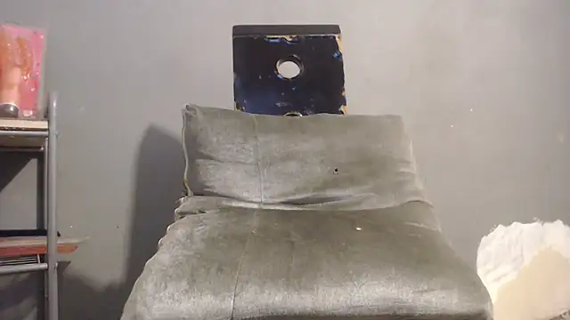 Snapshot of Amazing12inch chatting on October 26, 2025, 1:22 am Amazing12inch online show from October 26, 2025, 1:22 am