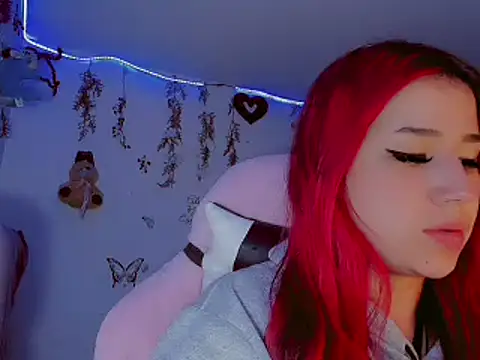 madisonx17 online show from January 25, 2025, 2:37 am