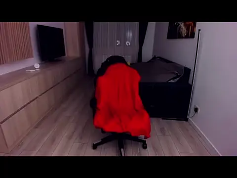 MarisMuscle online show from March 6, 2025, 7:43 pm