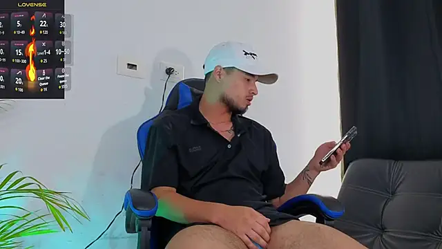 EdwardRoss  online show from November 13, 2025, 7:57 pm