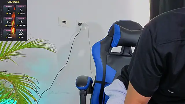 EdwardRoss  online show from November 21, 2025, 4:27 pm