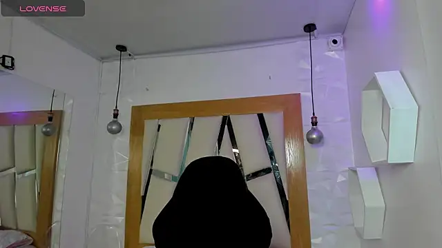 ary cooper  online show from October 2, 2025, 1:07 pm