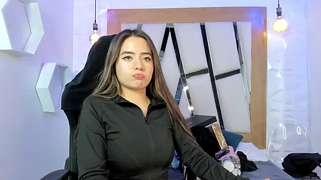 ary cooper  online show from November 27, 2025, 1:02 pm