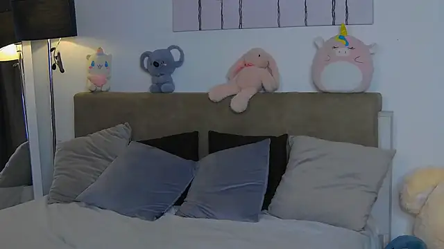 Snapshot of CassKiera chatting on November 6, 2025, 6:03 am CassKiera online show from November 6, 2025, 6:03 am