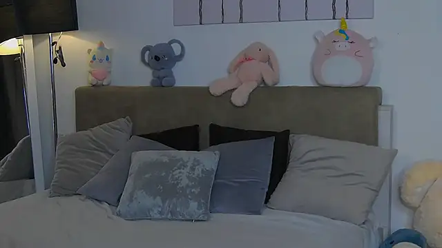 Snapshot of CassKiera chatting on November 8, 2025, 6:46 am CassKiera online show from November 8, 2025, 6:46 am