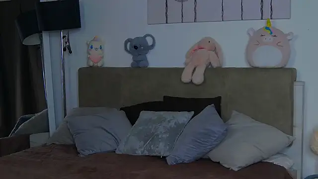 Snapshot of CassKiera chatting on November 14, 2025, 6:12 am CassKiera online show from November 14, 2025, 6:12 am