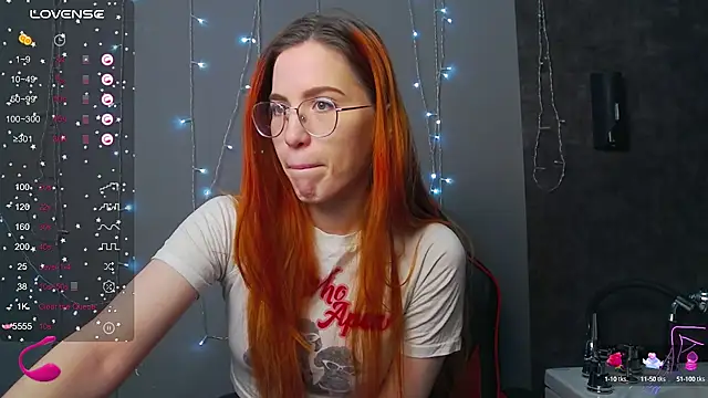 Snapshot of EmilyKents chatting on January 16, 2025, 1:48 am EmilyKents online show from January 16, 2025, 1:48 am