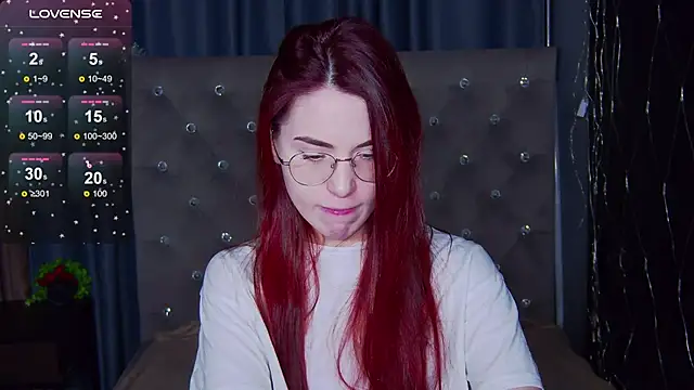 Snapshot of EmilyKents chatting on February 23, 2025, 1:35 am EmilyKents online show from February 23, 2025, 1:35 am