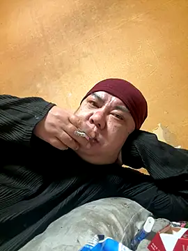 punk0805 online show from December 19, 2025, 11:17 am