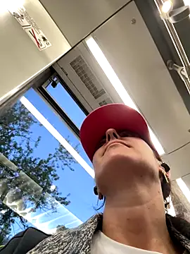 eveangelll online show from September 19, 2025, 3:52 am