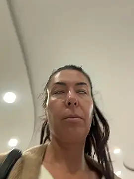 eveangelll online show from October 8, 2025, 6:11 am