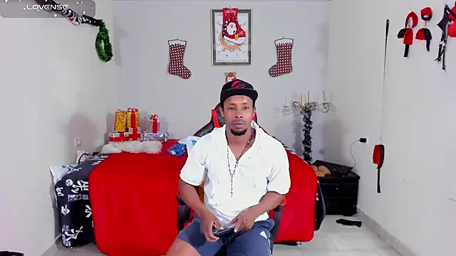 AlejoKhalifa  online show from December 13, 2025, 9:09 pm