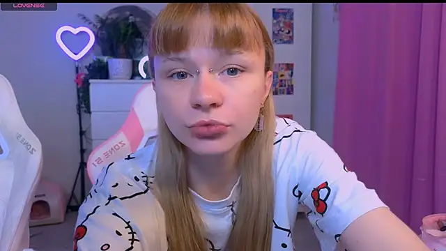 Britney Lynch online show from October 14, 2025, 10:54 pm