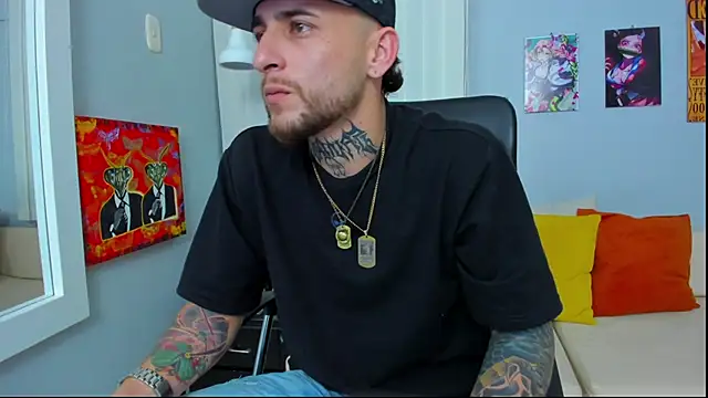 Snapshot of Drako_Lamar chatting on January 16, 2025, 3:35 pm Drako Lamar online show from January 16, 2025, 3:35 pm