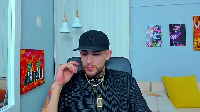 Snapshot of Drako_Lamar chatting on January 20, 2025, 4:12 pm Drako Lamar online show from January 20, 2025, 4:12 pm