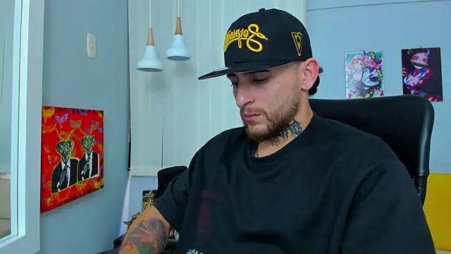 Snapshot of Drako_Lamar chatting on January 23, 2025, 3:43 pm Drako Lamar online show from January 23, 2025, 3:43 pm