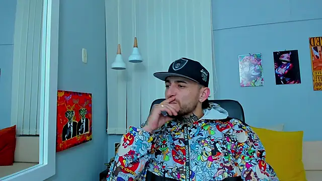 Snapshot of Drako_Lamar chatting on January 27, 2025, 12:26 pm Drako Lamar online show from January 27, 2025, 12:26 pm