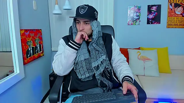 Snapshot of Drako_Lamar chatting on February 10, 2025, 12:29 pm Drako Lamar online show from February 10, 2025, 12:29 pm