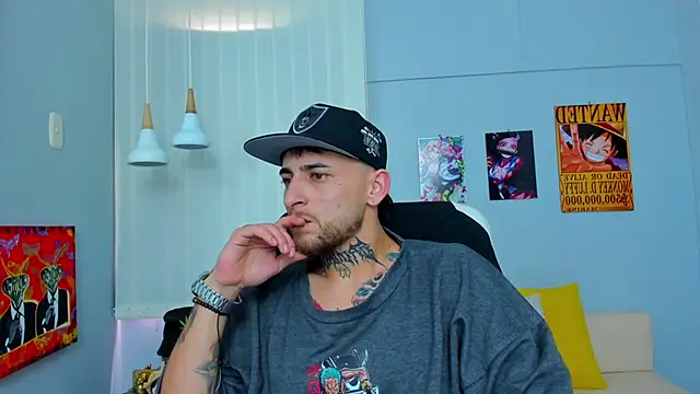 Snapshot of Drako_Lamar chatting on February 10, 2025, 3:32 pm Drako Lamar online show from February 10, 2025, 3:32 pm