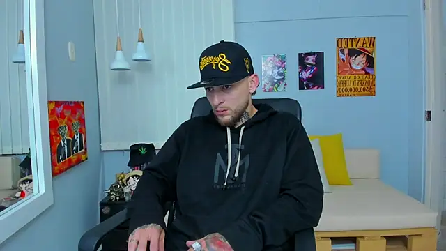 Snapshot of Drako_Lamar chatting on February 11, 2025, 12:37 pm Drako Lamar online show from February 11, 2025, 12:37 pm