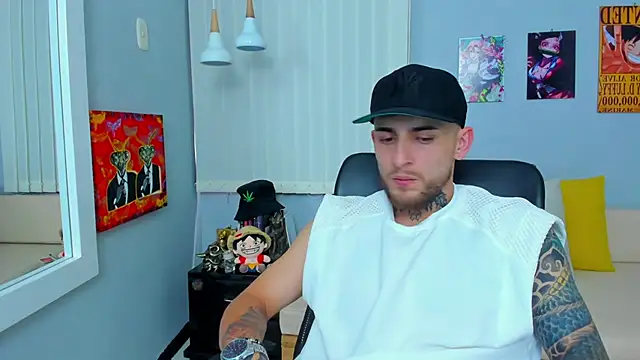 Snapshot of Drako_Lamar chatting on February 12, 2025, 3:38 pm Drako Lamar online show from February 12, 2025, 3:38 pm