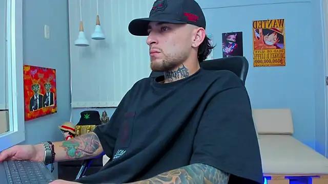 Snapshot of Drako_Lamar chatting on February 21, 2025, 4:05 pm Drako Lamar online show from February 21, 2025, 4:05 pm