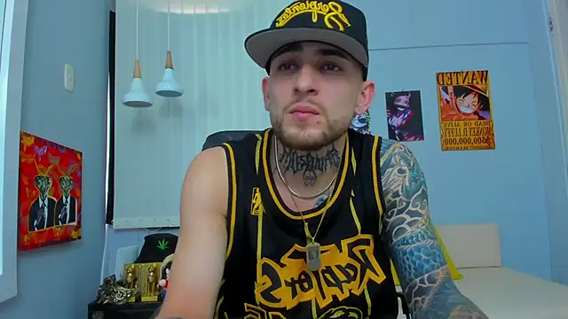 Snapshot of Drako_Lamar chatting on March 8, 2025, 4:17 pm Drako Lamar online show from March 8, 2025, 4:17 pm