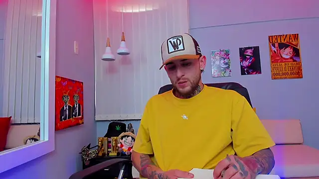 Snapshot of Drako_Lamar chatting on March 20, 2025, 3:47 pm Drako Lamar online show from March 20, 2025, 3:47 pm