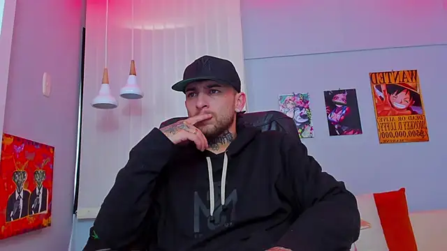 Snapshot of Drako_Lamar chatting on March 22, 2025, 12:25 pm Drako Lamar online show from March 22, 2025, 12:25 pm