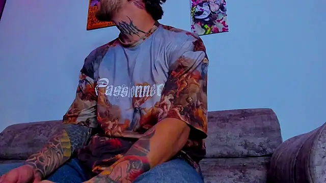 Snapshot of Drako_Lamar chatting on September 29, 2025, 12:27 am Drako Lamar online show from September 29, 2025, 12:27 am