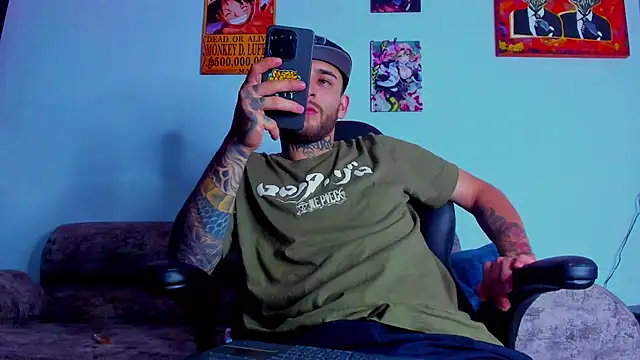 Snapshot of Drako_Lamar chatting on October 10, 2025, 9:58 pm Drako Lamar online show from October 10, 2025, 9:58 pm