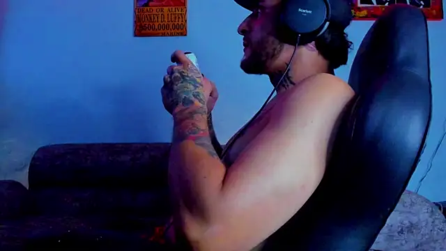 Snapshot of Drako_Lamar chatting on October 15, 2025, 12:55 am Drako Lamar online show from October 15, 2025, 12:55 am