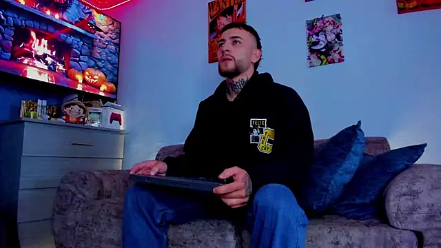 Snapshot of Drako_Lamar chatting on October 23, 2025, 12:26 pm Drako Lamar online show from October 23, 2025, 12:26 pm