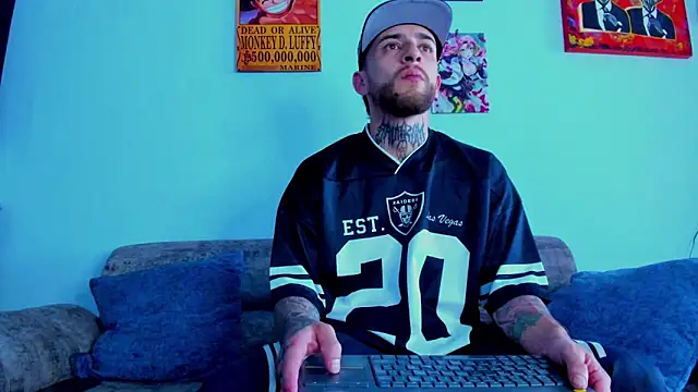 Snapshot of Drako_Lamar chatting on November 3, 2025, 1:23 pm Drako Lamar online show from November 3, 2025, 1:23 pm