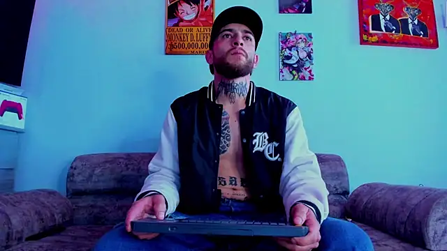 Snapshot of Drako_Lamar chatting on November 17, 2025, 1:50 pm Drako Lamar online show from November 17, 2025, 1:50 pm