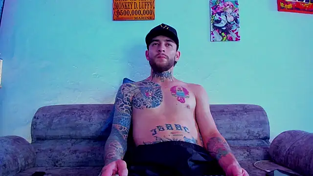 Snapshot of Drako_Lamar chatting on November 18, 2025, 2:43 pm Drako Lamar online show from November 18, 2025, 2:43 pm