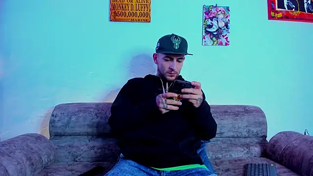 Snapshot of Drako_Lamar chatting on December 2, 2025, 1:05 pm Drako Lamar online show from December 2, 2025, 1:05 pm