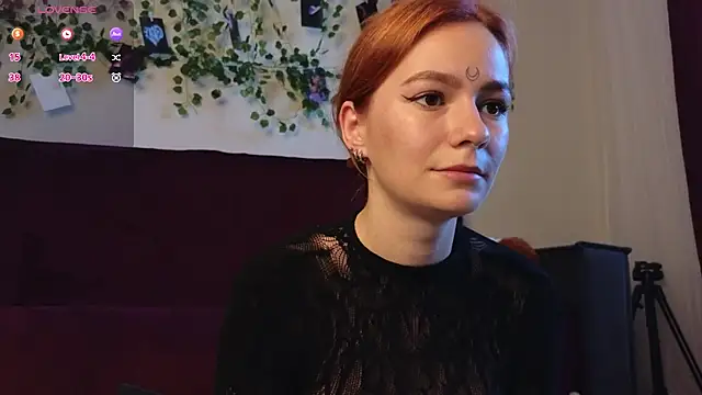 girl with snaketatto0 online show from October 1, 2025, 2:39 am